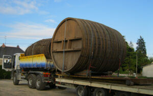 Multiple tonneaux dans un camion de transport